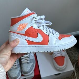 Women’s Air Jordan 1 Mid SE